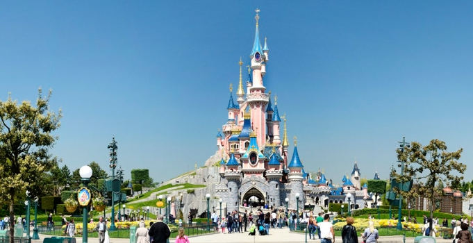 Parij xususiyati suratida, Disneylend bayram