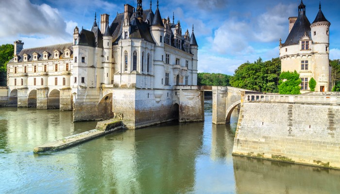 10 Šarmantni dvorci u Francuskoj i kako do bloga vlakom stići